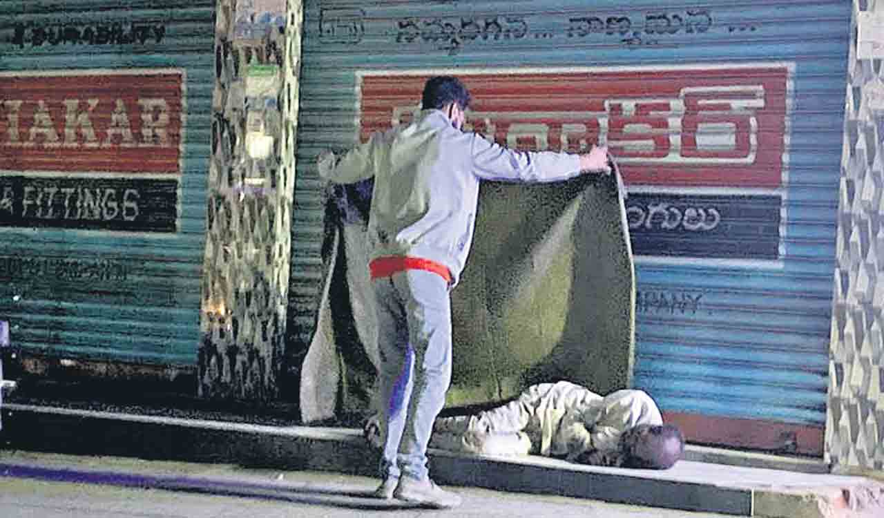 Hyderabad: Spreading the warmth on cold winter nights