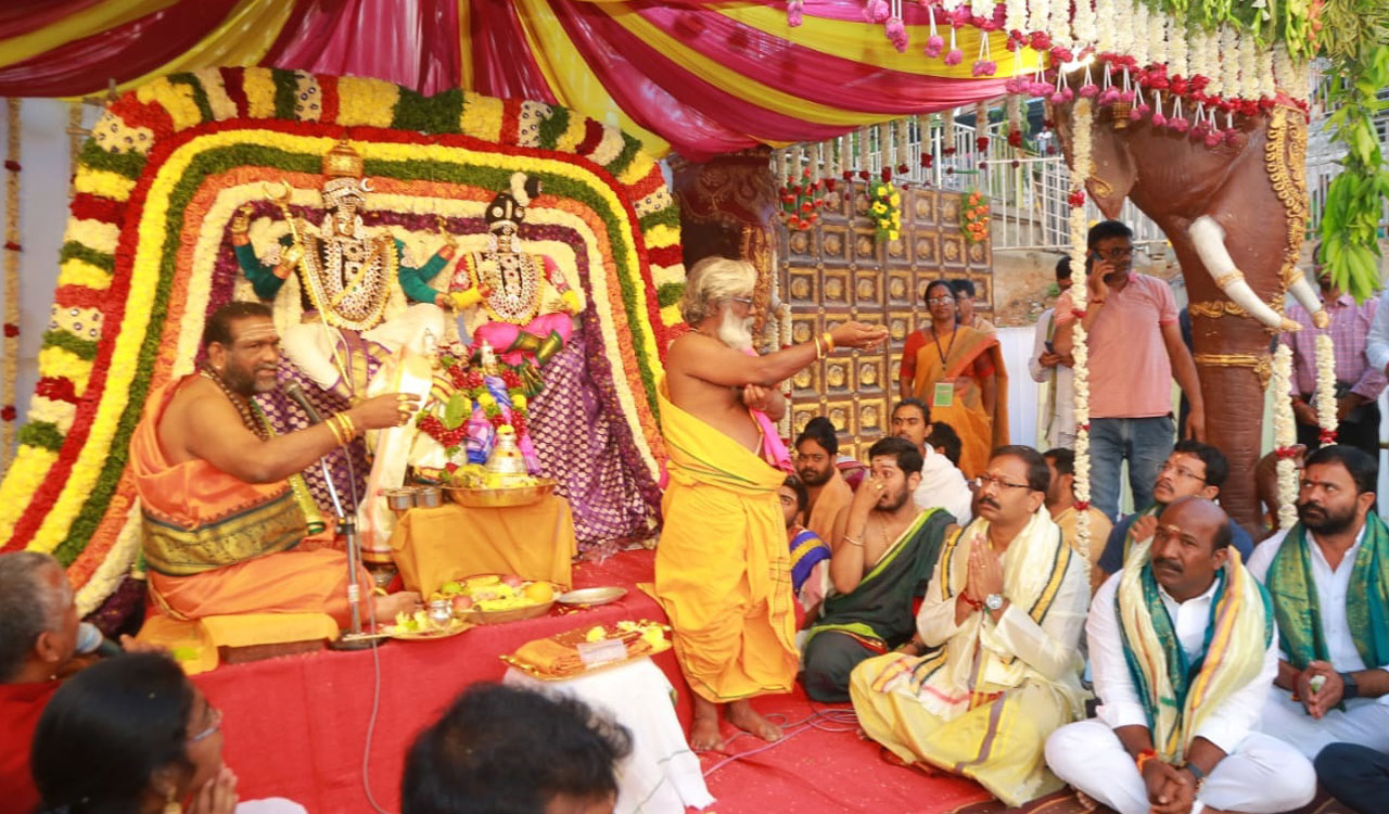 Nalgonda: Over 3 lakh devotees reach Cheruvugattu temple for celestial wedding