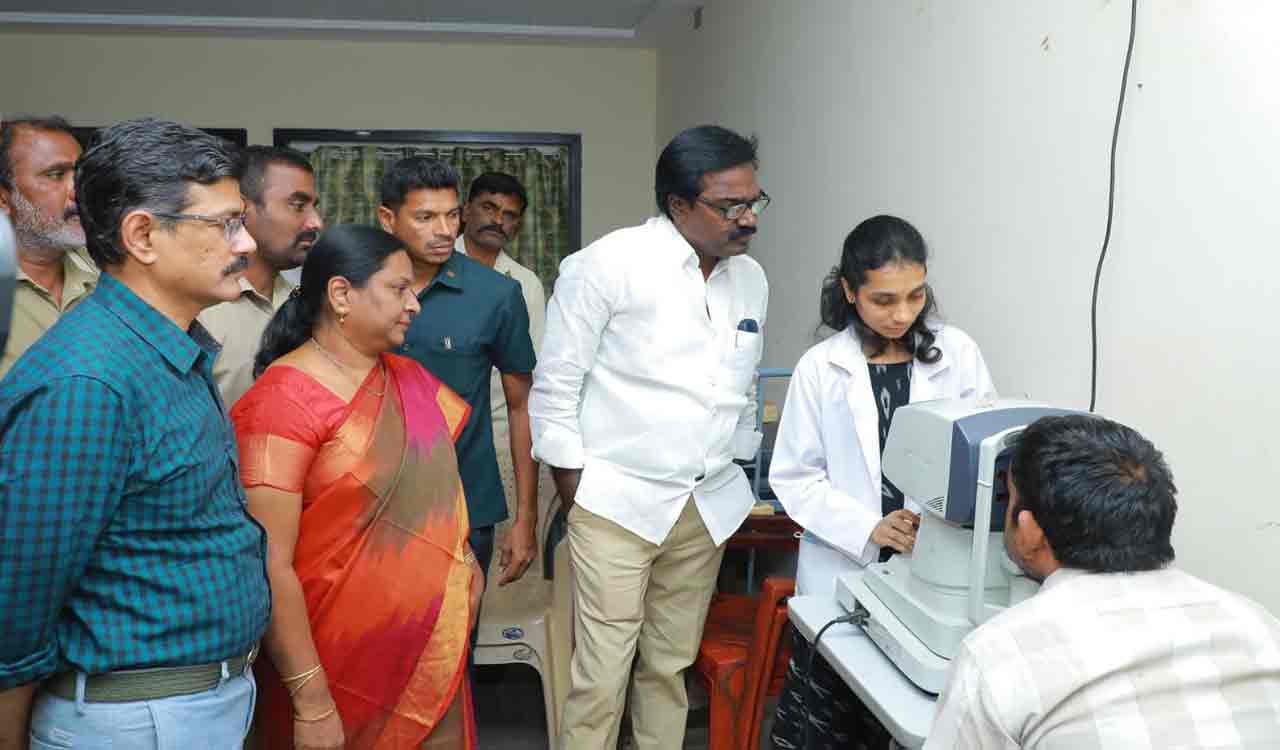 Khammam: Kanti Velugu camp held at RTC bus-stand