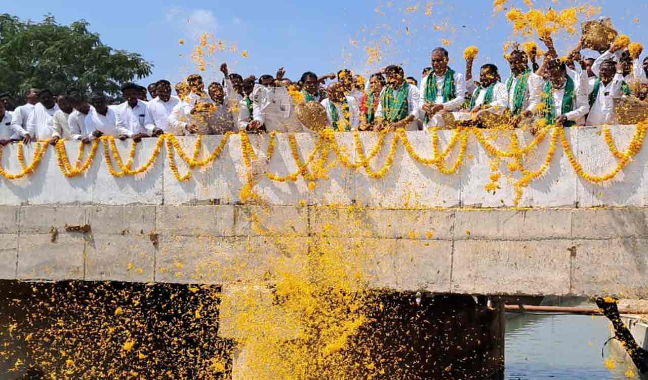 Telangana: Water from Konda Pochamma Sagar released to Chegunta, Ramayampet