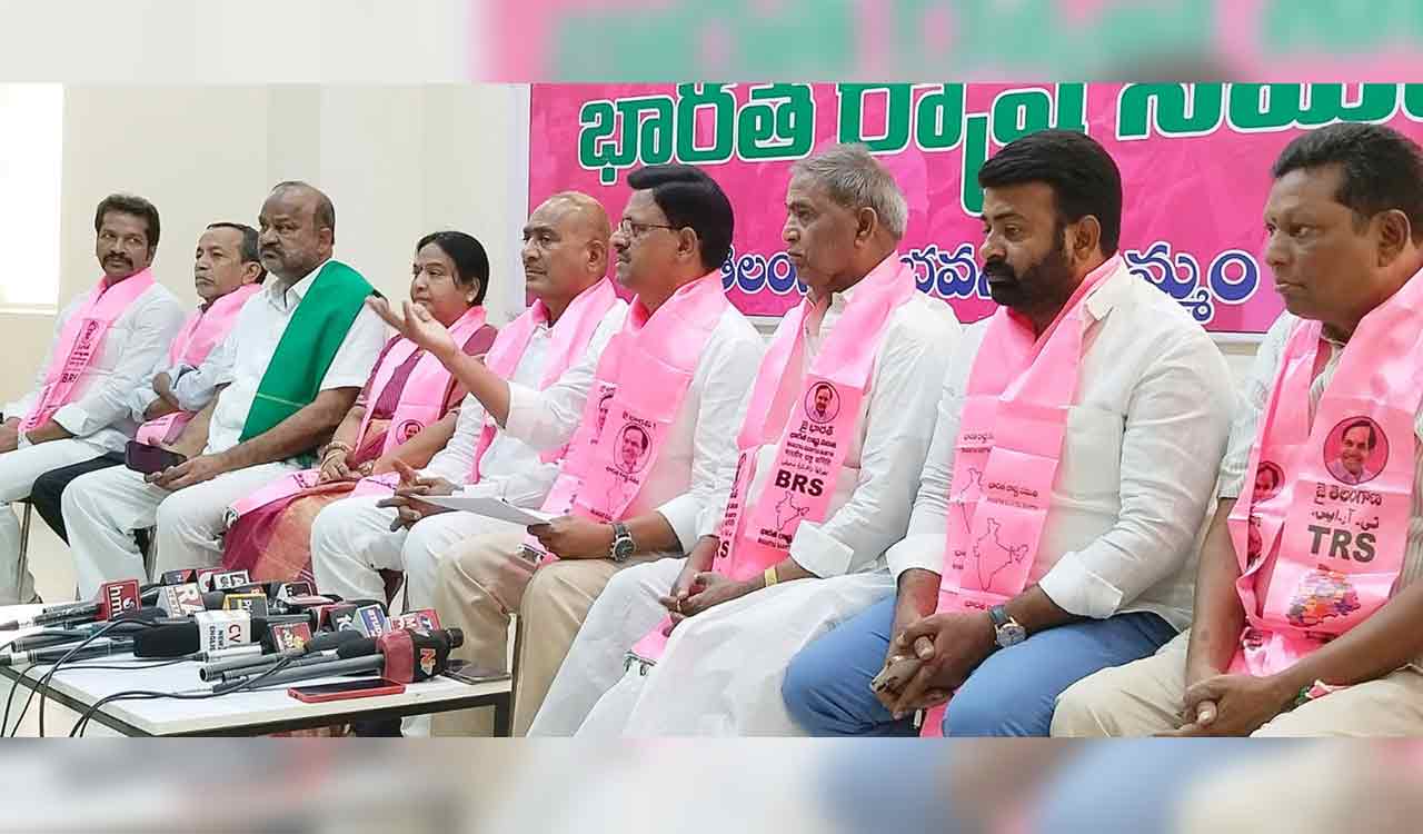 BRS leaders criticise ex-MP Srinivas Reddy for comments against State govt