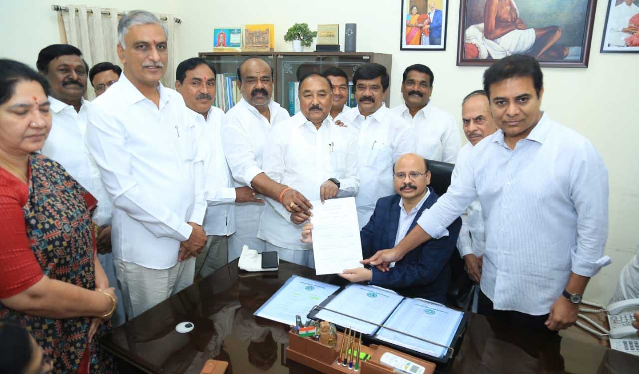 Banda Prakash files nomination to post of Council Deputy Chairman