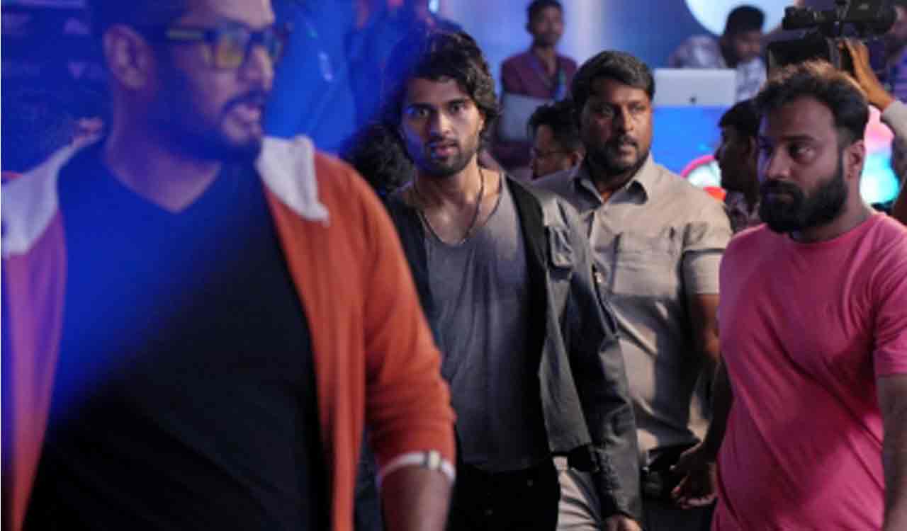PVL: Vijay Deverakonda’s presence adds glamour to volleyball match in Hyderabad