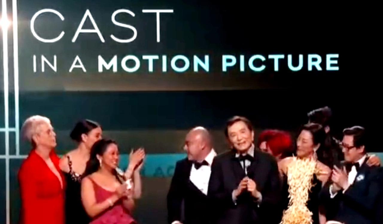 ‘Everything Everywhere All At Once’, ‘The White Lotus’ sweep SAG Awards