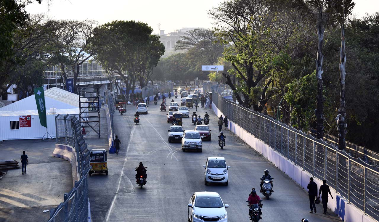 Hyderabad: Traffic restrictions at Hussain Sagar Lake lifted
