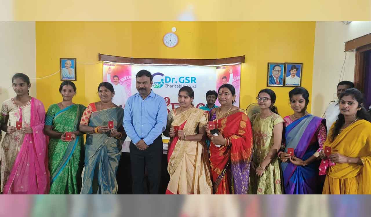 Kothagudem: Selfie with Rangoli competition winners given prizes