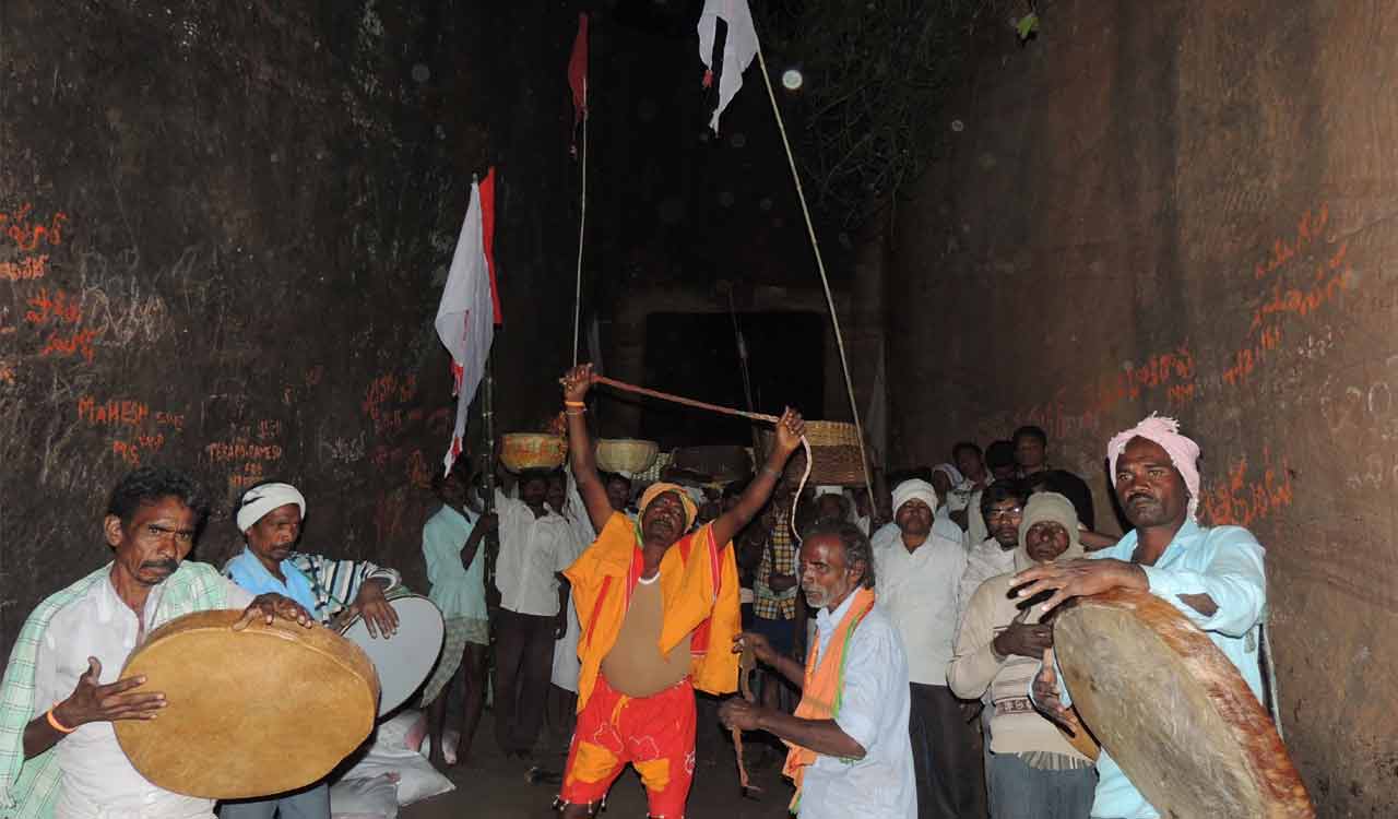 Gandhari Jatara kick-starts on a colorful note in Mancherial