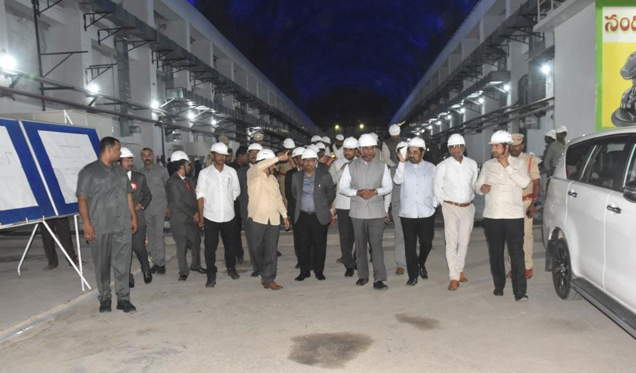Telangana Chief Justice visits Nandimedaram pump house