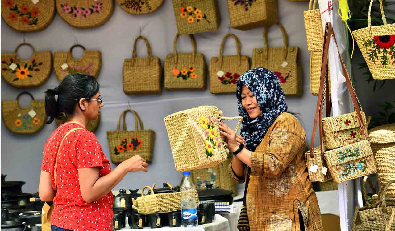 Hyderabad: Indian craftsmen come together to showcase their art