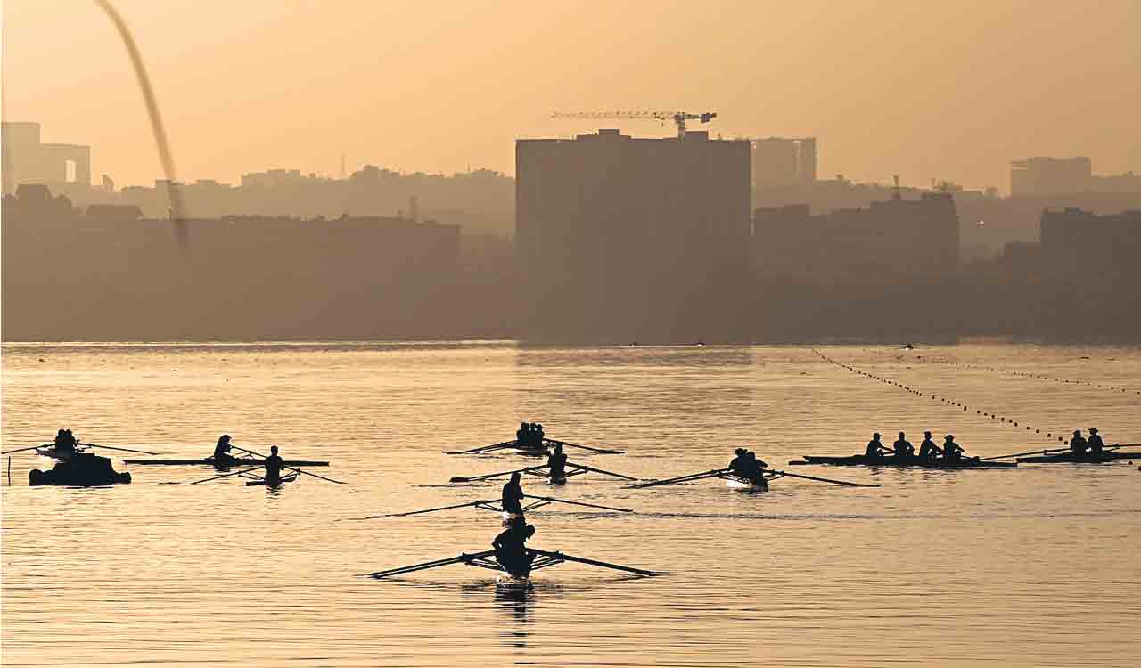 Feels like summer as mercury begins to climb in Hyderabad