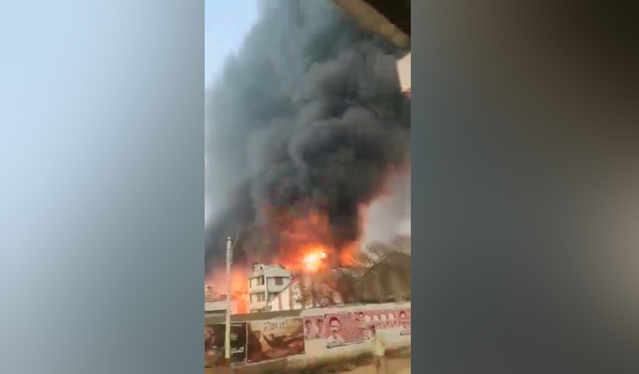 Hyderabad: Major fire breaks out at godown at Chikkadpally