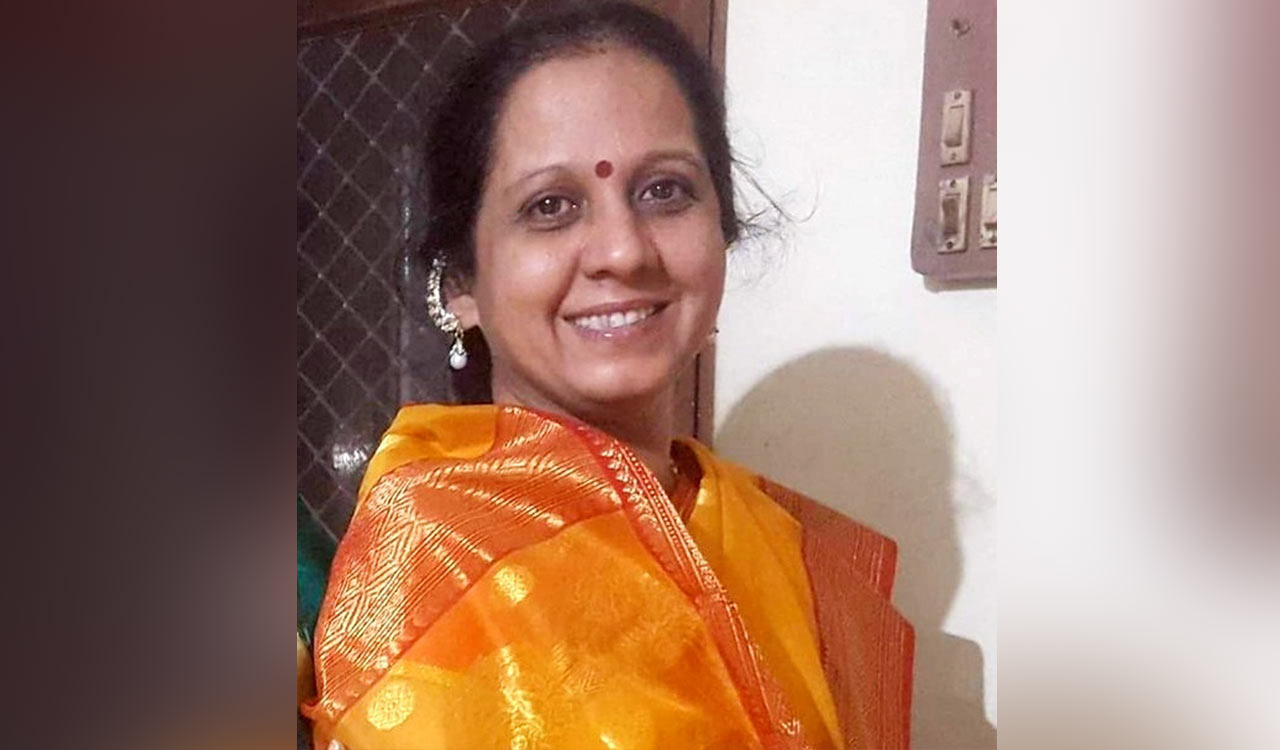 Indore college principal set ablaze by ex-student passes away