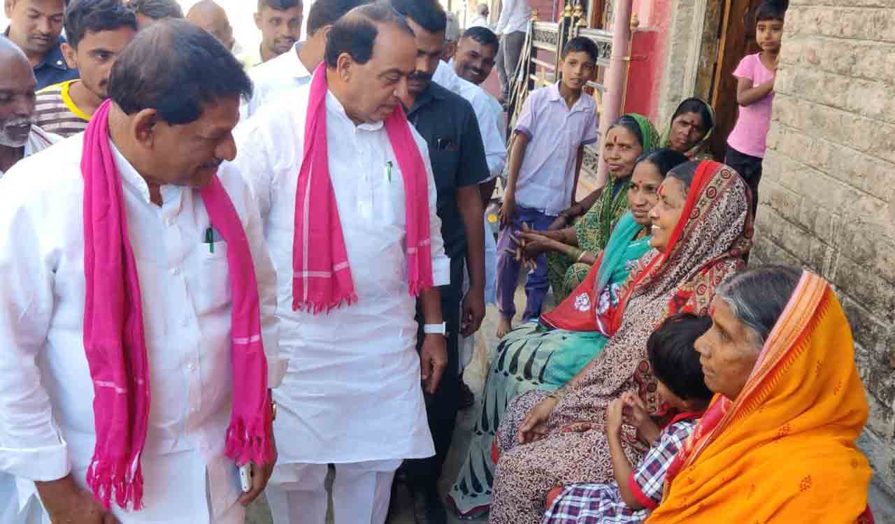 Indrakaran Reddy tours Mudkhed Taluq in Maharashtra ahead of KCR meeting