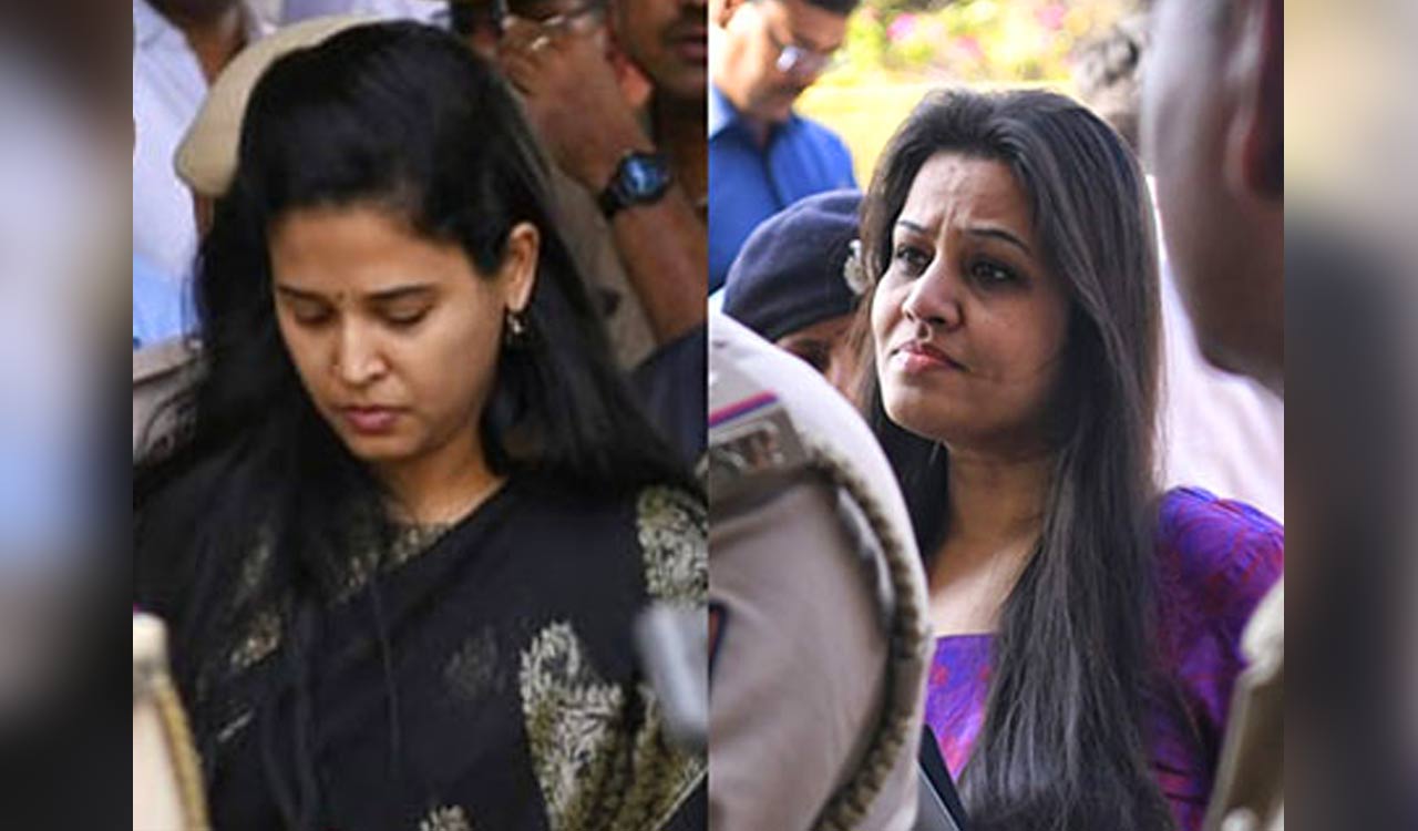 Karnataka IAS officer Rohini Sindhuri sends notice to IPS D Roopa for “defamatory posts”