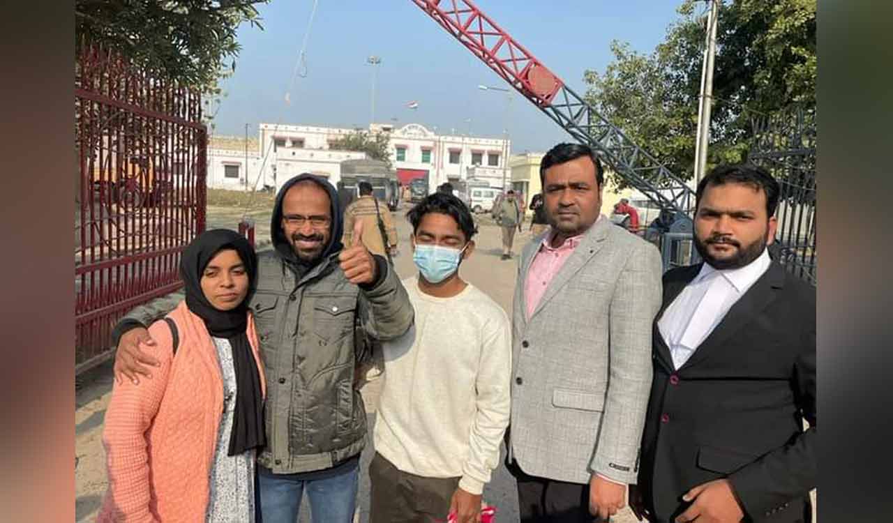 Kerala journalist Siddique Kappan walks out of Uttar Pradesh jail on bail 