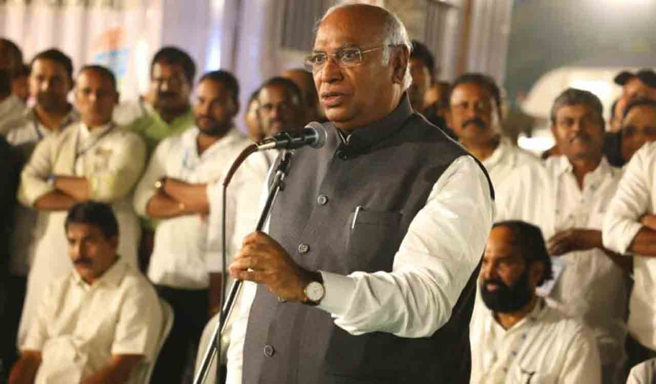 Time to form UPA-like alliance to take on BJP: Kharge