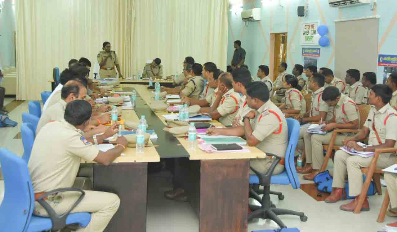 Discharge duties with humanity, Ramagundam CP advises police