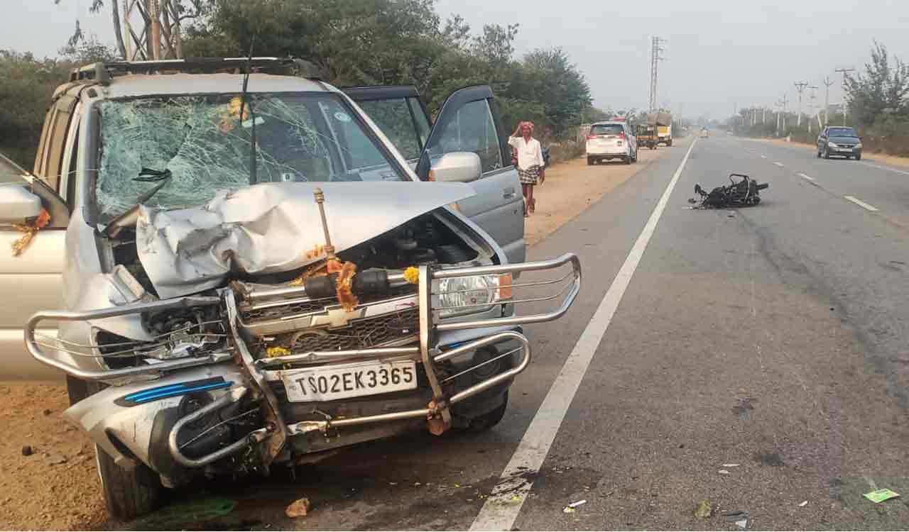 Mother, son killed on the spot in road accident in Nalgonda