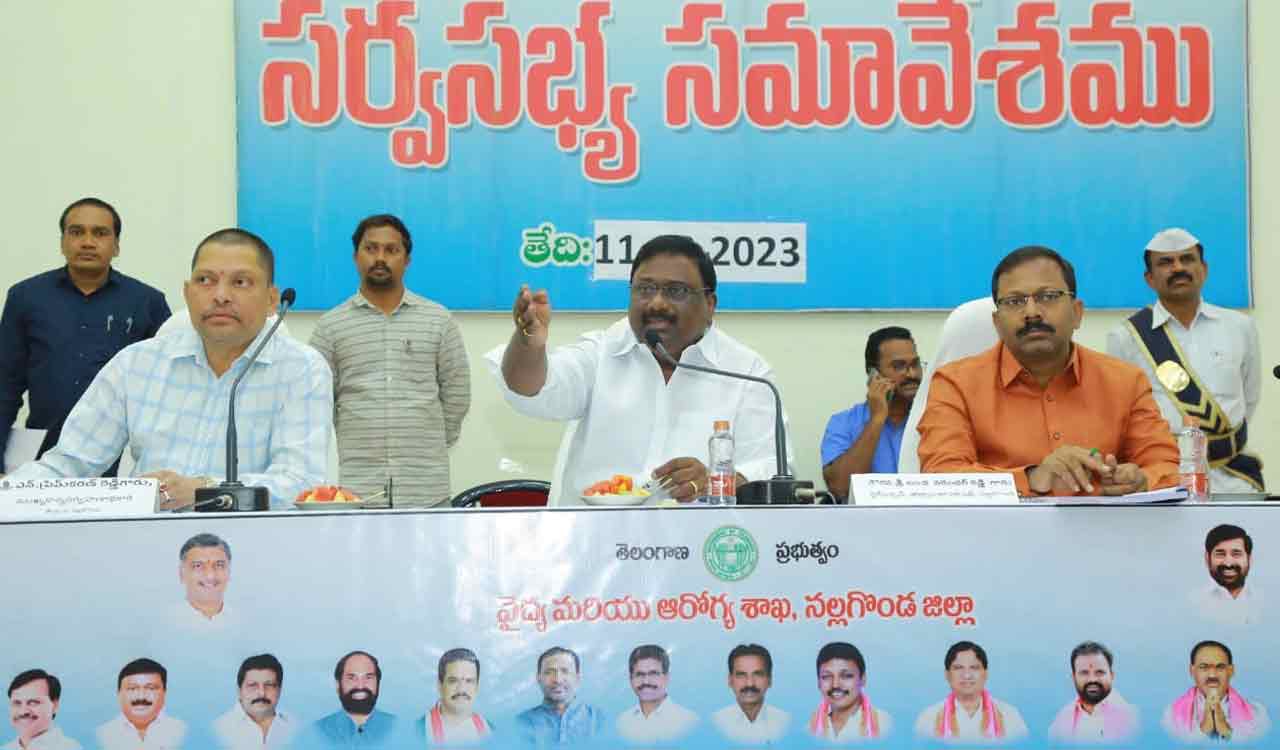 Noisy scenes in Nalgonda Zilla Parishad meeting