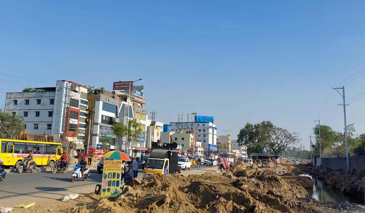 Traffic on NH-65 through Sangareddy sees huge rise