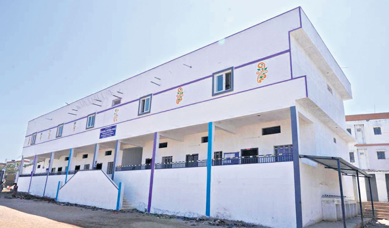 BC residential schools up to 294 from 19 in Telangana: Harish Rao