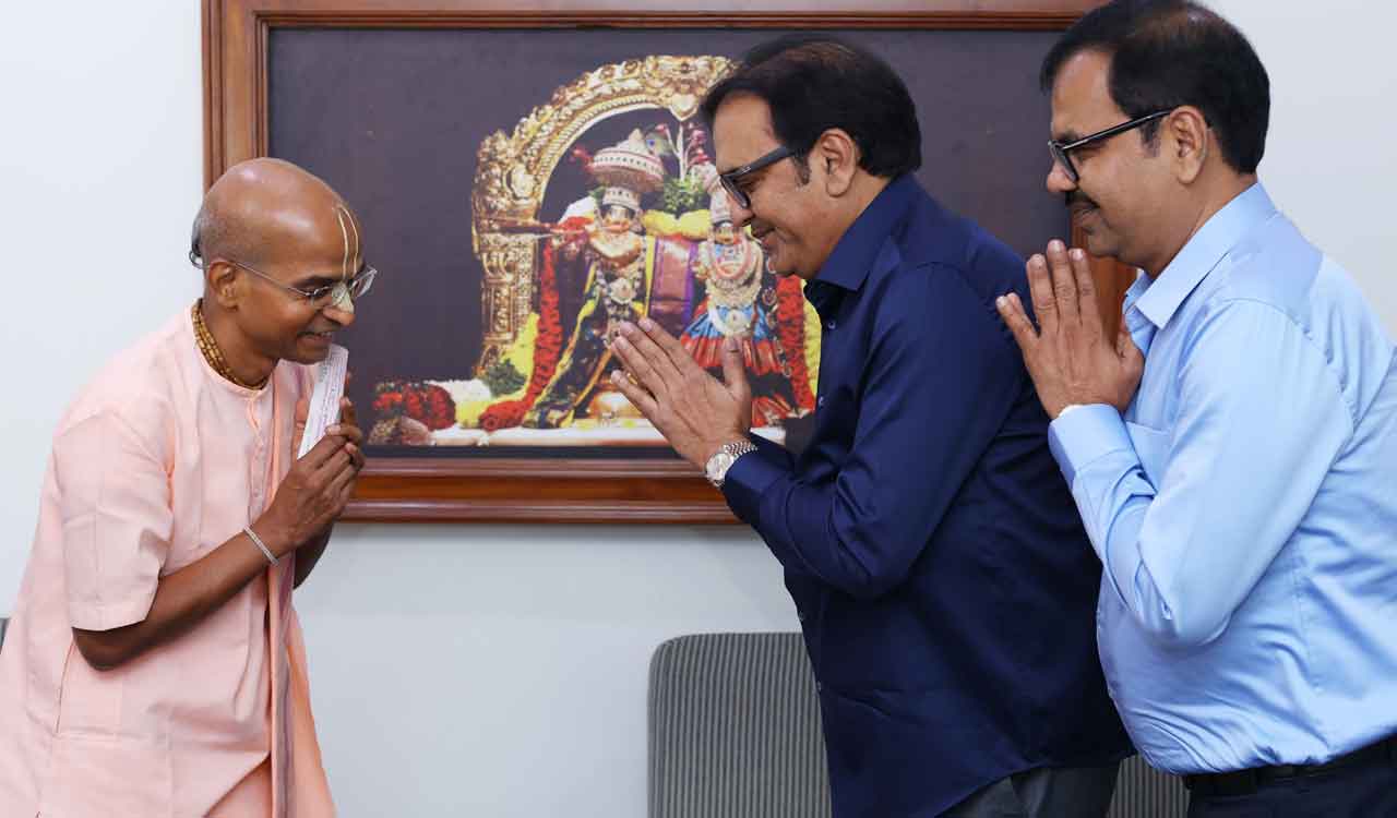 Shri Narsingh Cloth Emporium supports Hare Krishna Movement Hyderabad