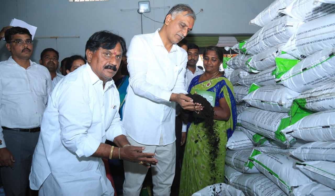 Siddipet Municipality setting example in wealth out of waste, says Harish Rao