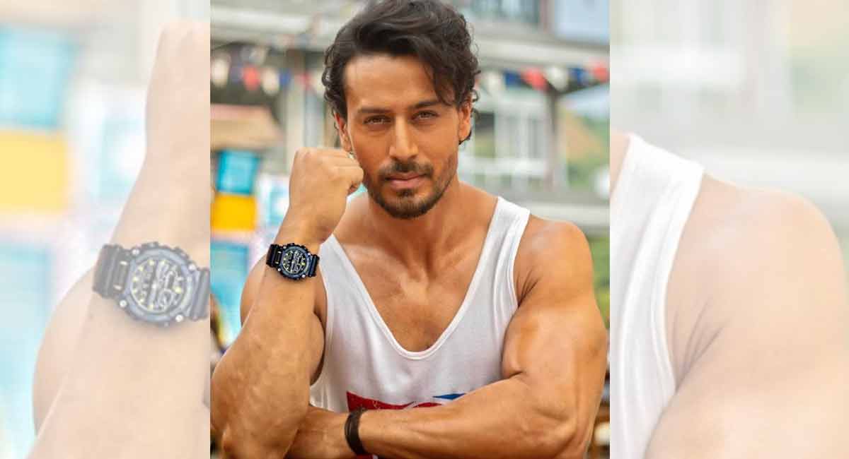Tiger Shroff dances to ‘Main Khiladi’ from ‘Selfiee’ with Akshay Kumar