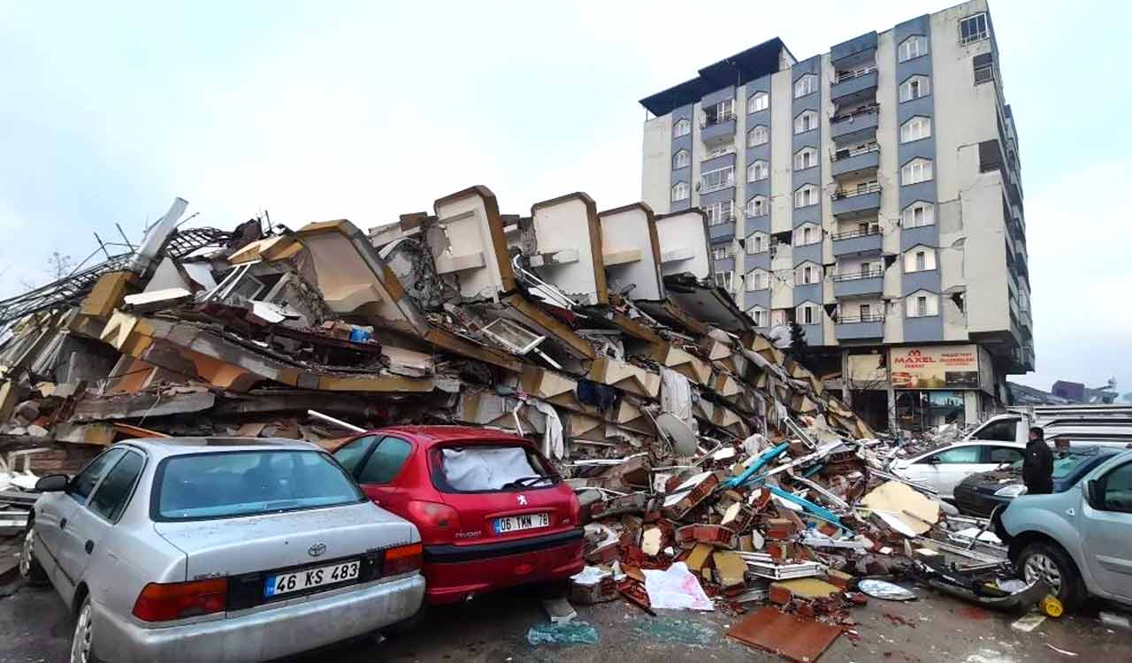 Turkey-Syria quake toll nearing 8,000, searches continue