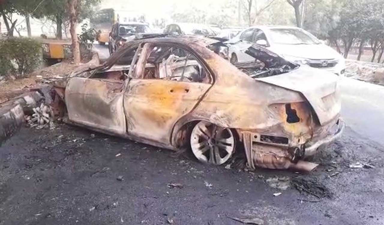 Man killed after his Mercedes crashes into tree, catches fire in Noida