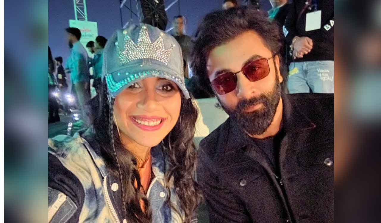 Nikhita Gandhi shares her experience of performing onstage with Ranbir Kapoor