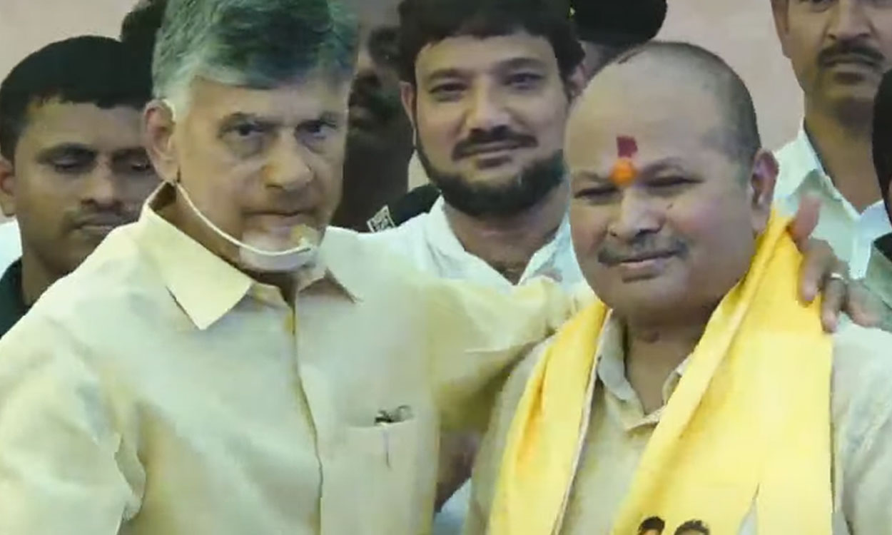 Andhra Pradesh: Kanna Lakshminarayana joins TDP