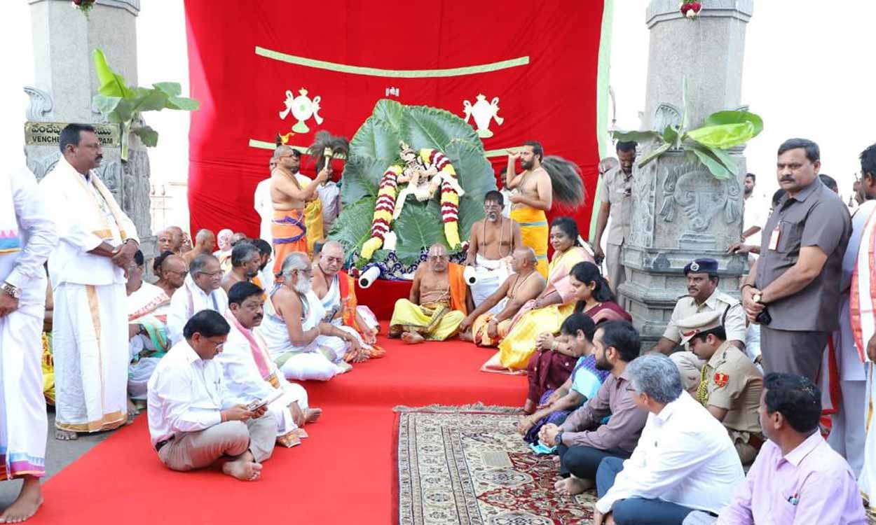 Governor participates in Vatapatrasai Alankara Seva at Yadadri