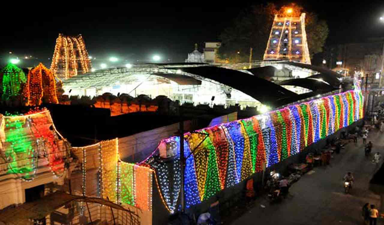 Telangana: Vemulawada decked up for Maha Shivaratri jatara