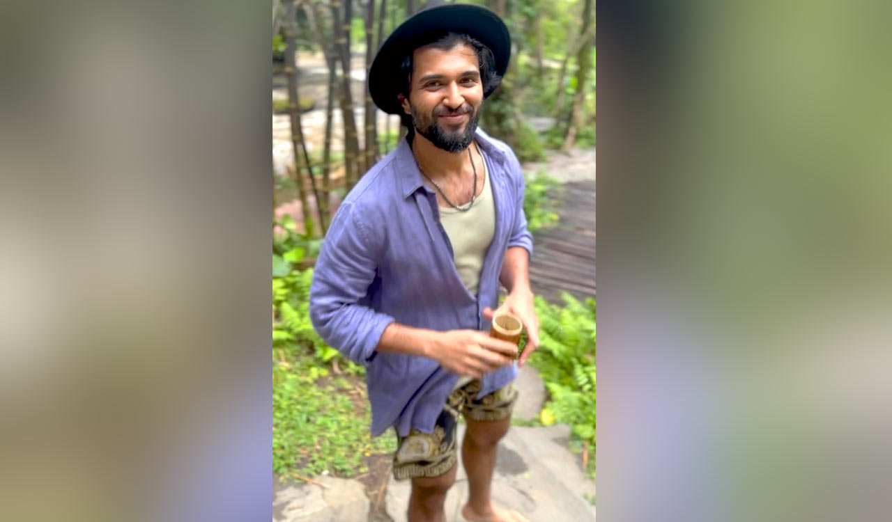 Vijay Deverakonda shares heartwarming video of his fans’ experience during Manali trip