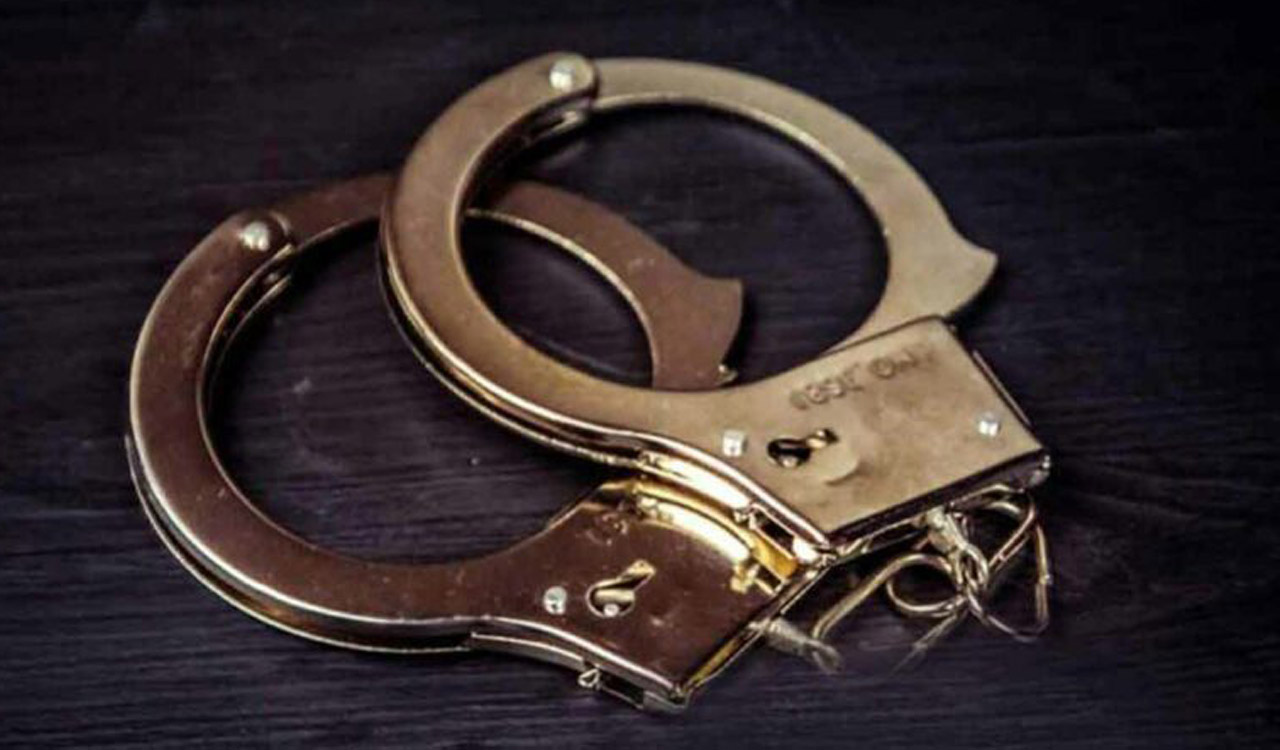 Hyderabad: Goldsmiths arrested for theft