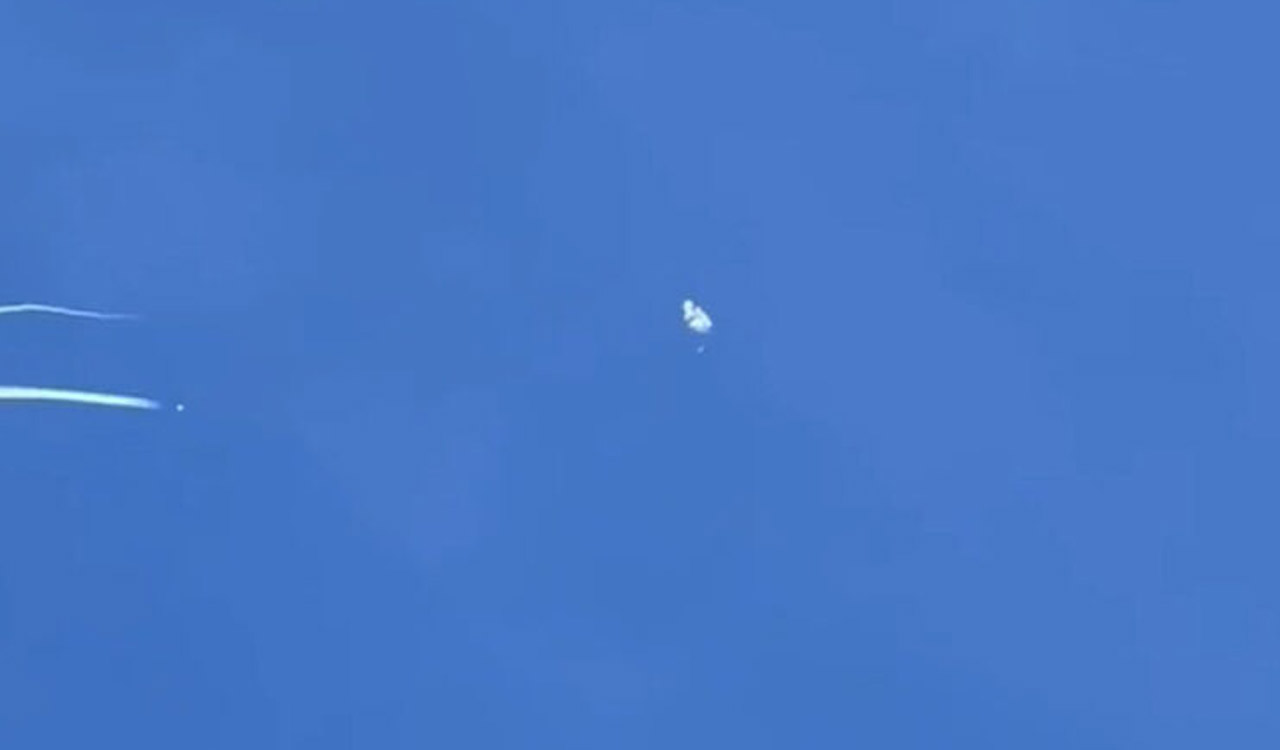 US says China balloon could collect intelligence signals