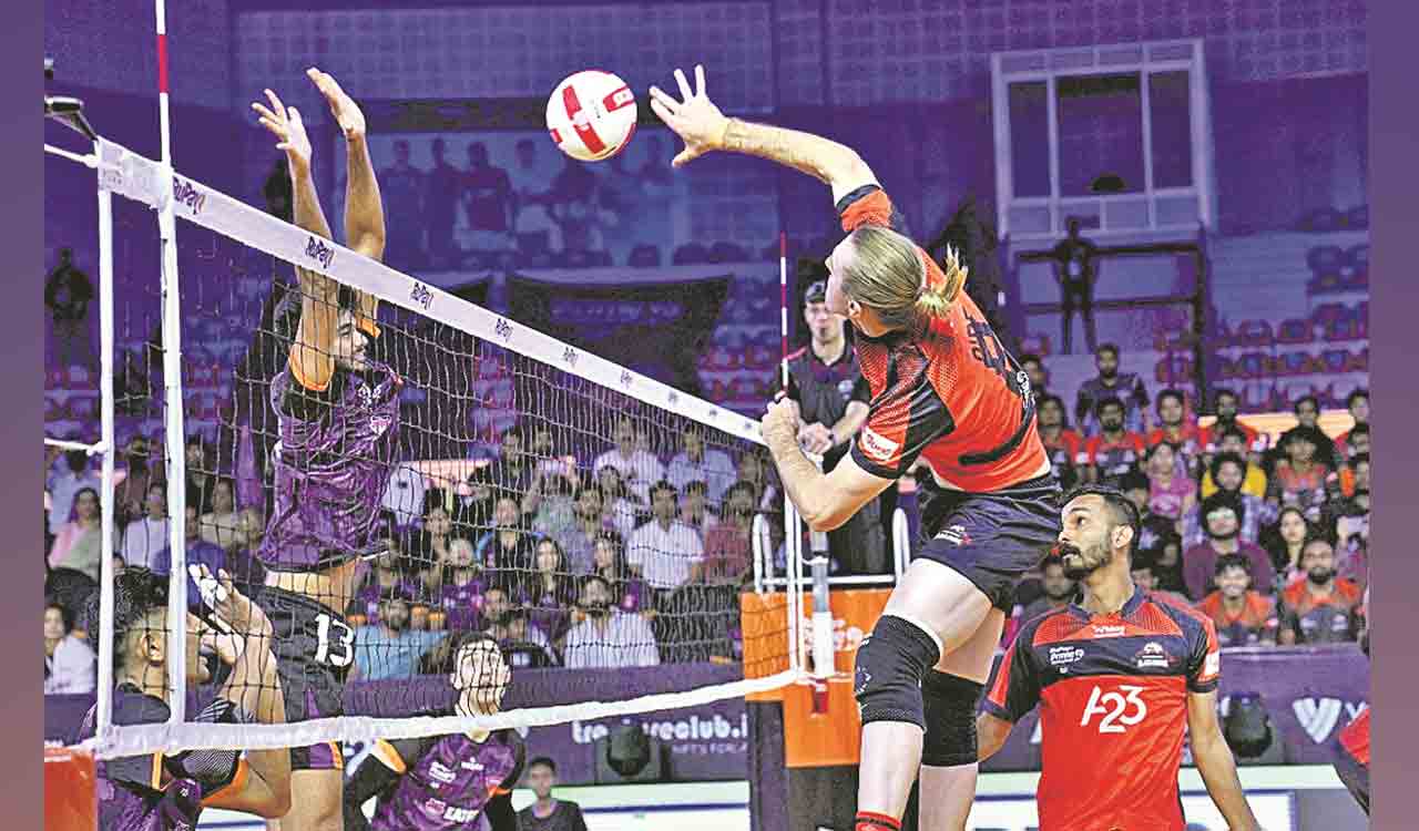 Prime Volleyball League: Black Hawks beat Torpedoes in a thriller