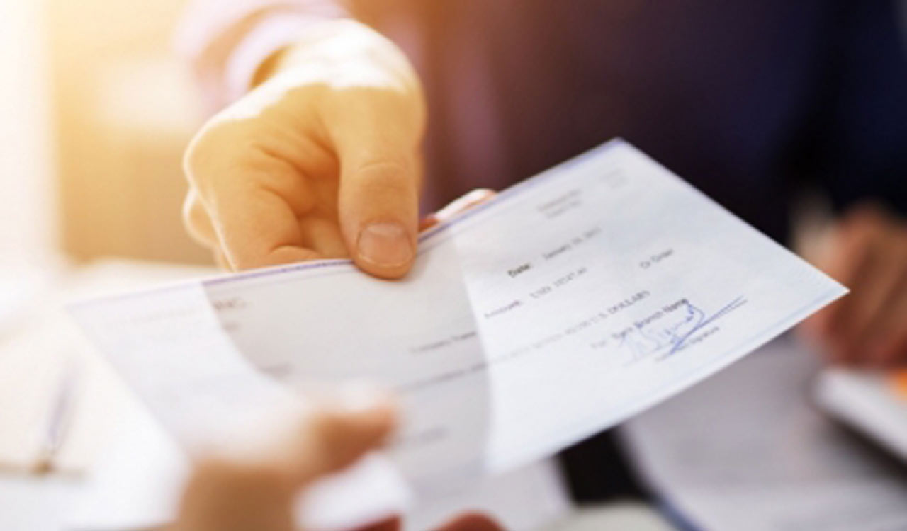 90 percent of Indian female blue-collar employees vouch for pay parity: Report