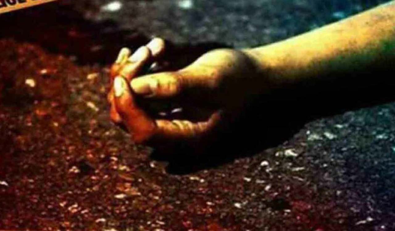 Hyderabad: Woman ends life at Chandrayangutta