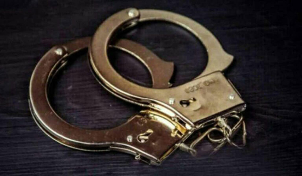 Two pubs raided, four held for violations in Hyderabad