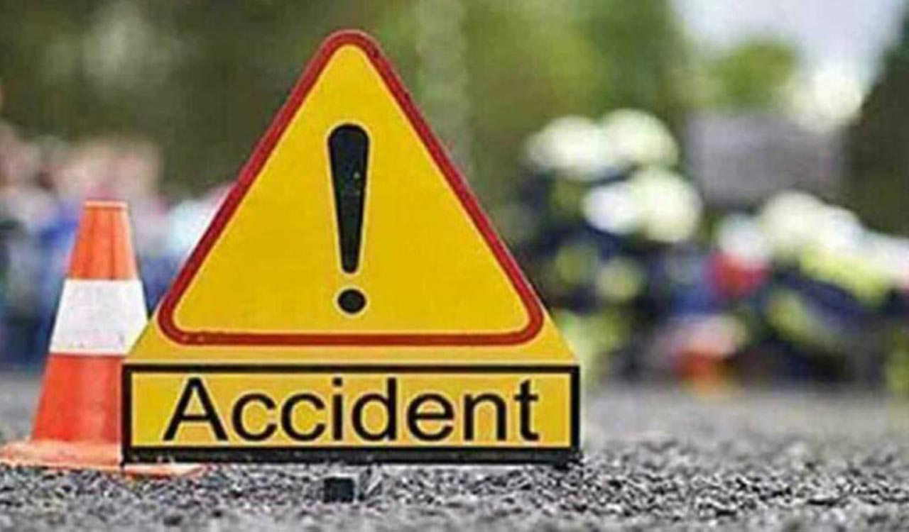 Hyderabad: Two killed in road crash in Medchal