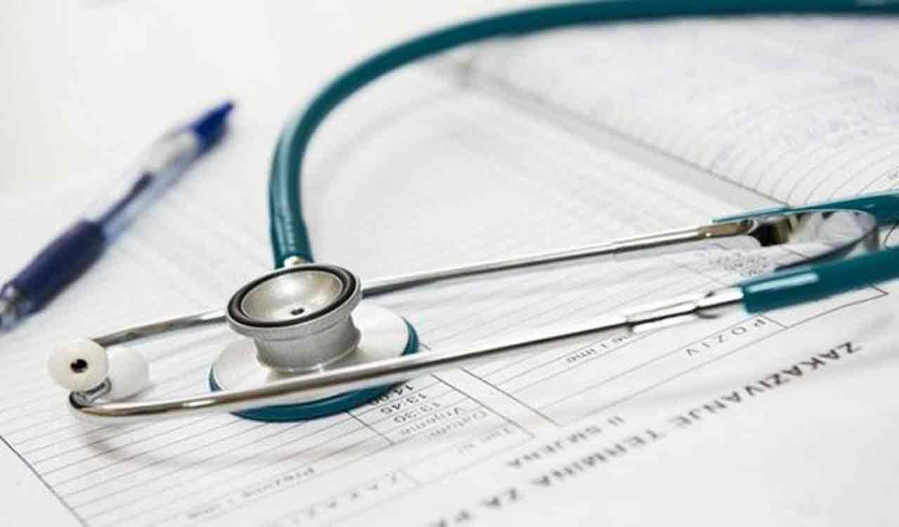 SGPGIMS does first robotic surgery for thyroid tumour