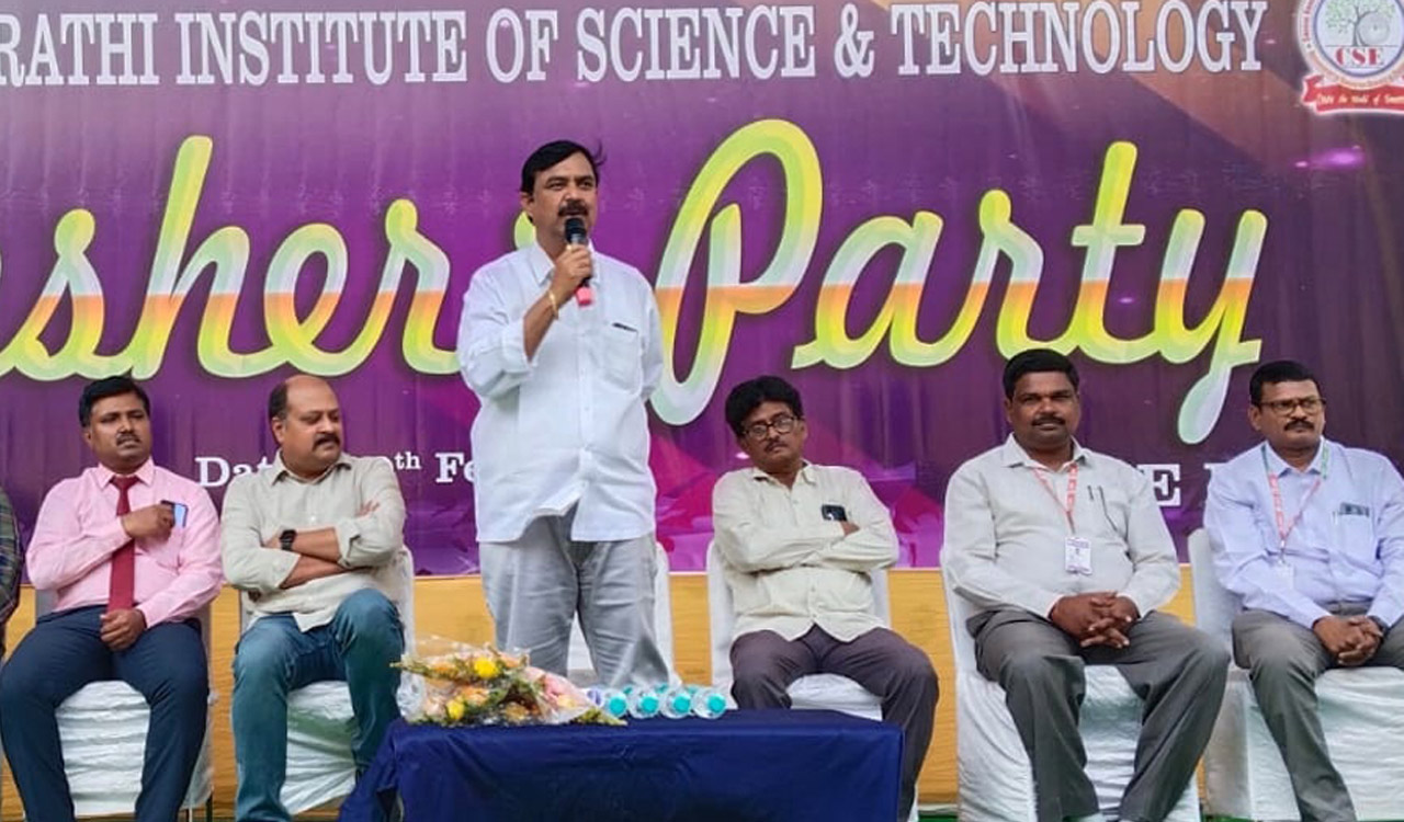 Khammam: Engineering students told to develop creative thinking