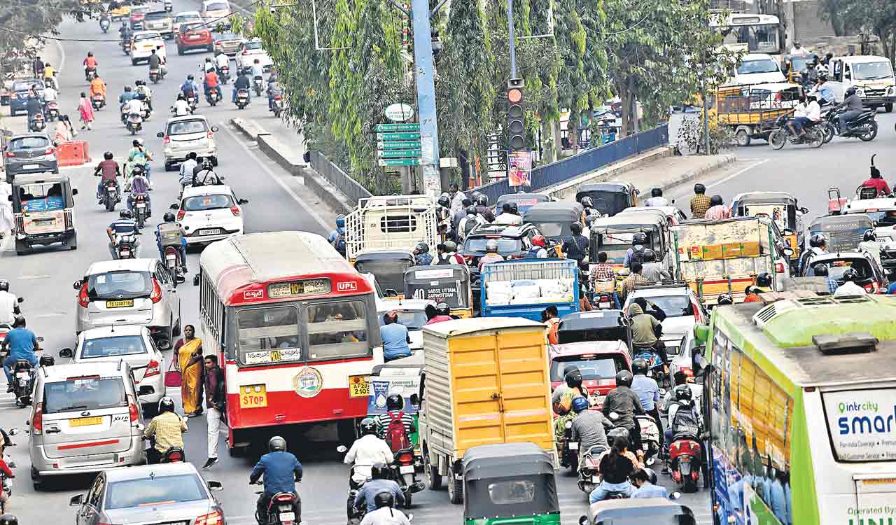 Hyderabad Traffic: ‘Free left’ anything but free