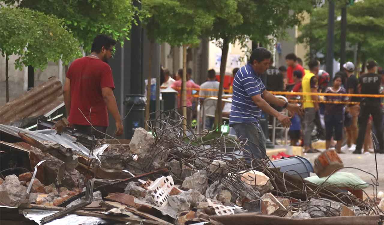 12 people killed after magnitude 6.8 hits Ecuador