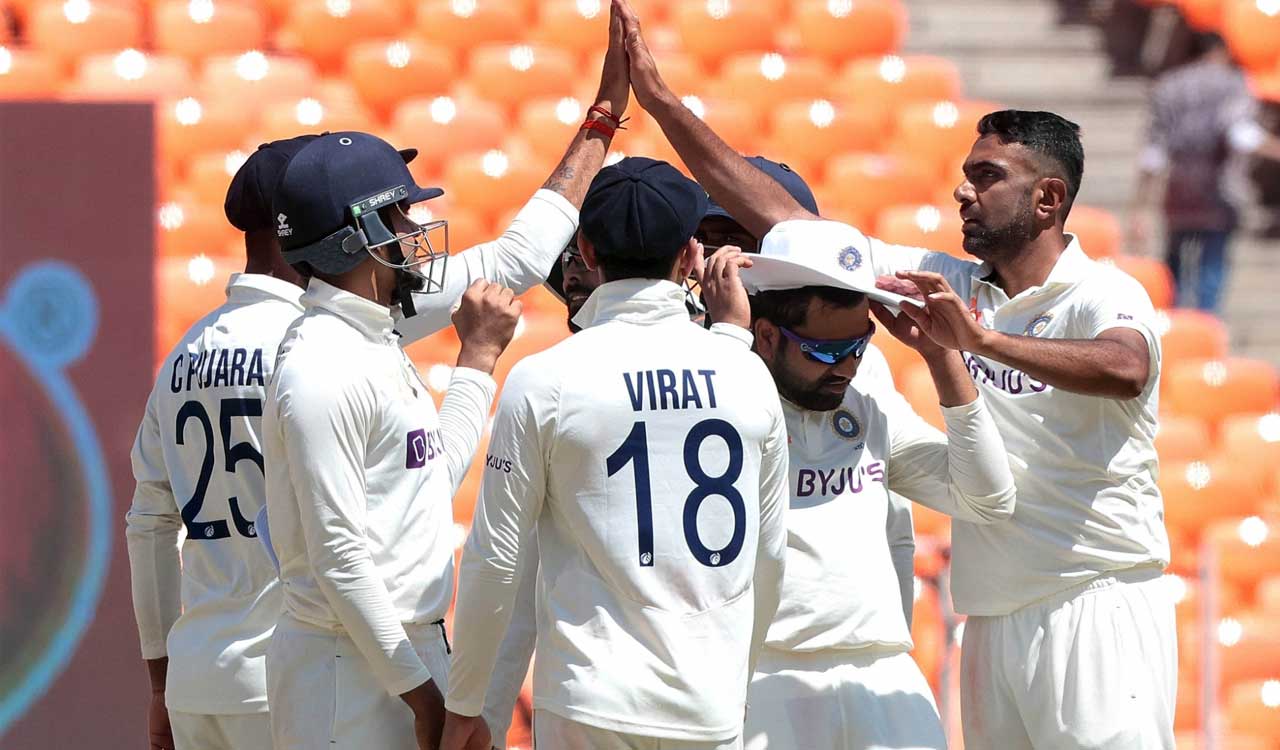 4th Test, Day 2: Ashwin takes three wickets, but Usman Khawaja carries Australia to 409/7