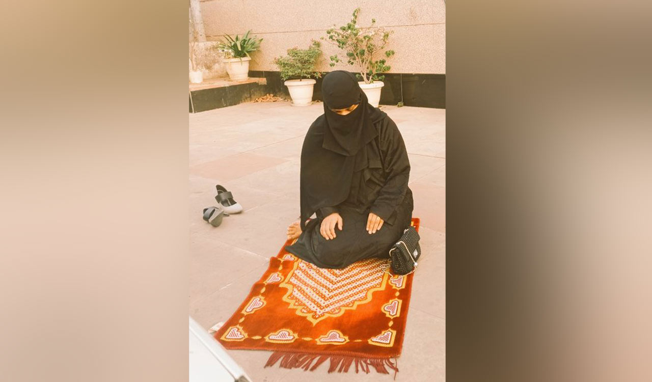 AIMIM leader booked for offering namaz at public place