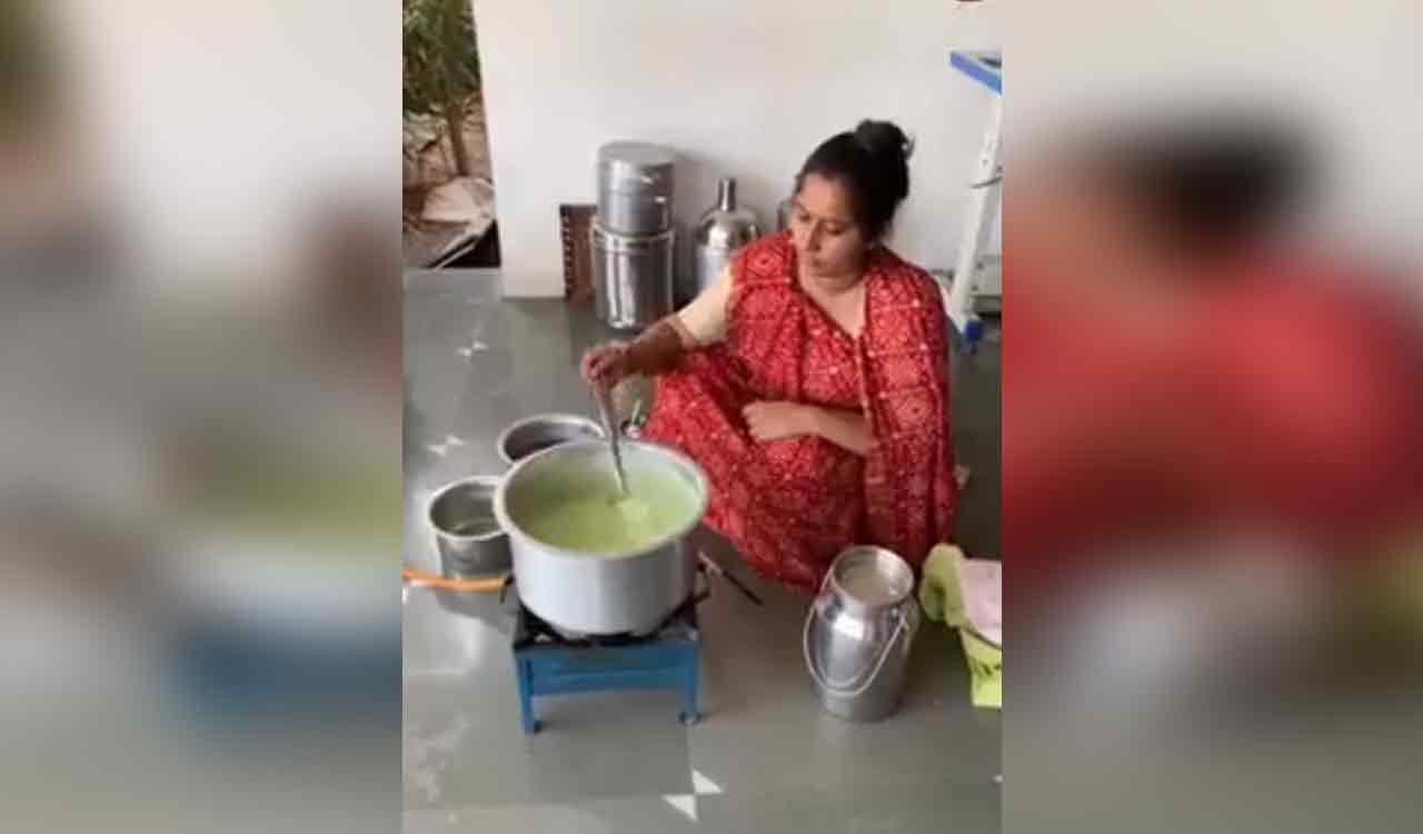 Anand Mahindra left amazed by a fan-made ice cream