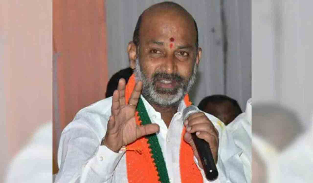 Telangana: Bandi Sanjay demands release of BJYM workers